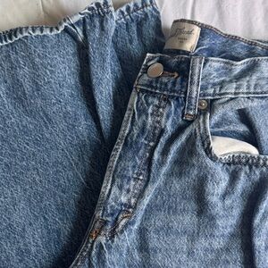 Universal Thread - Mid-Rise Super Wide Leg Jeans, Size 4